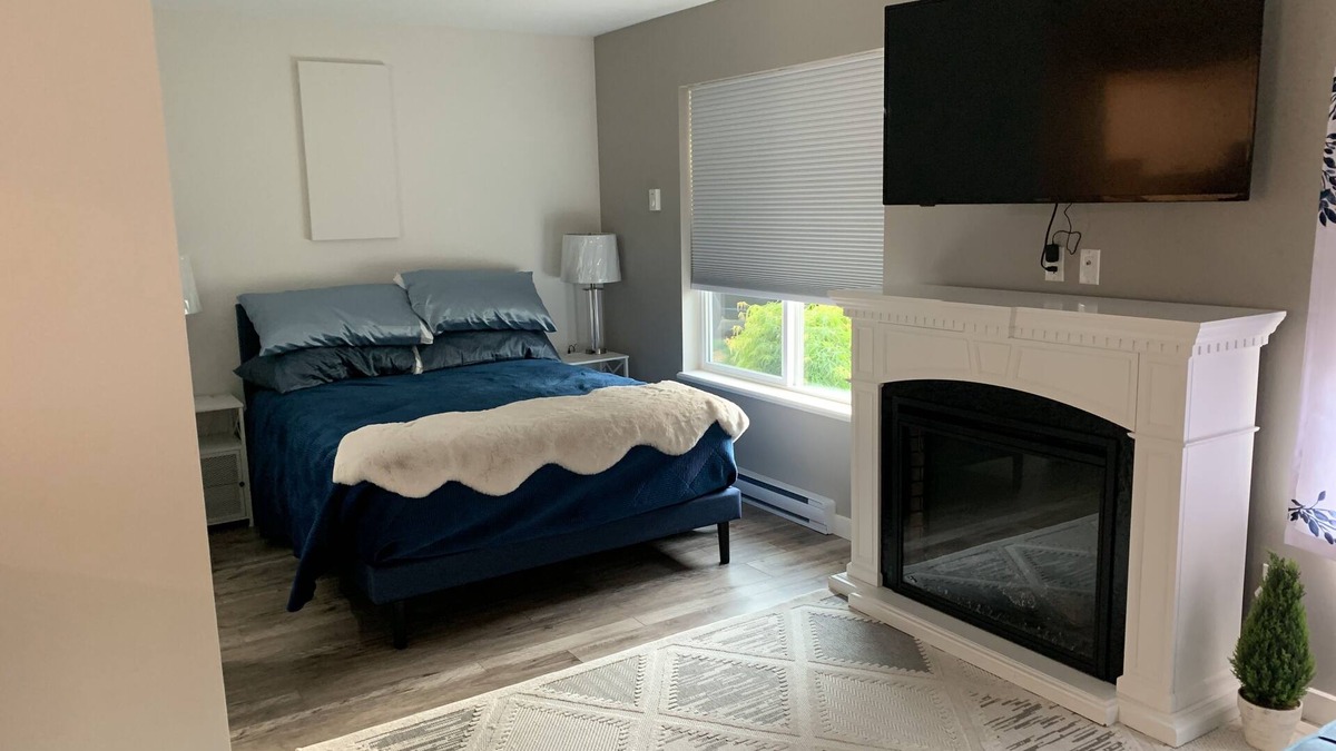 Regional District of Nanaimo Apartment | Cozy Studio Apartment in Qualicum BeachnAngels Inn Studio Apartment.