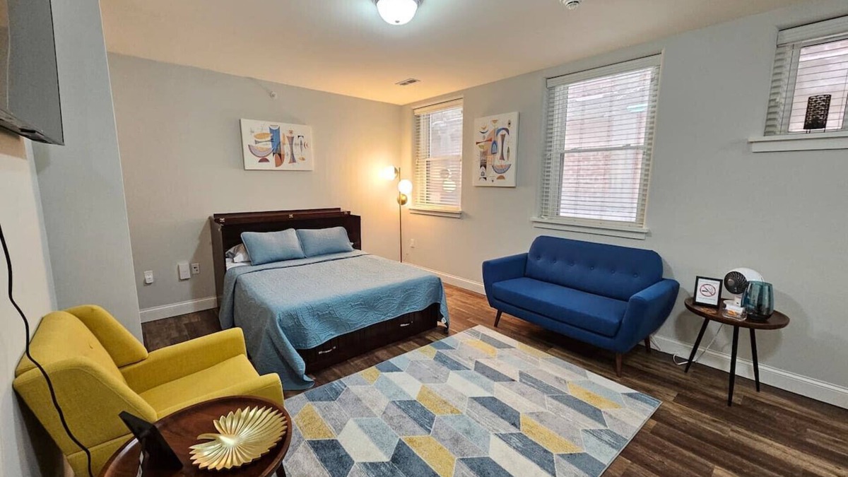 Champaign Apartment | Cozy Studio at the Historic Inman - 205