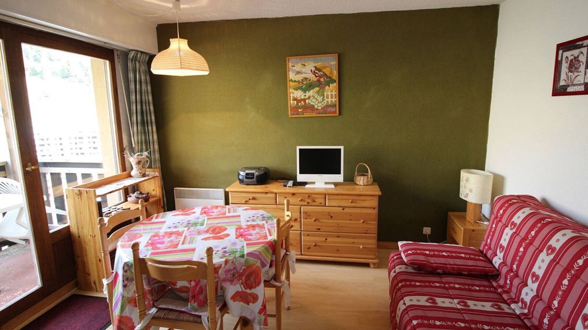 Auris Apartment | Cozy studio cabin for 3 at the foot of Auris en Oisans slopes