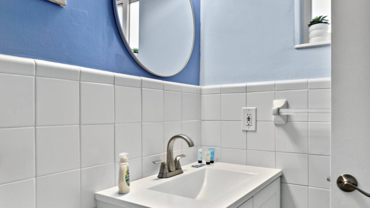 Middle River Terrace Apartment | Cozy studio close to Wilton Manors