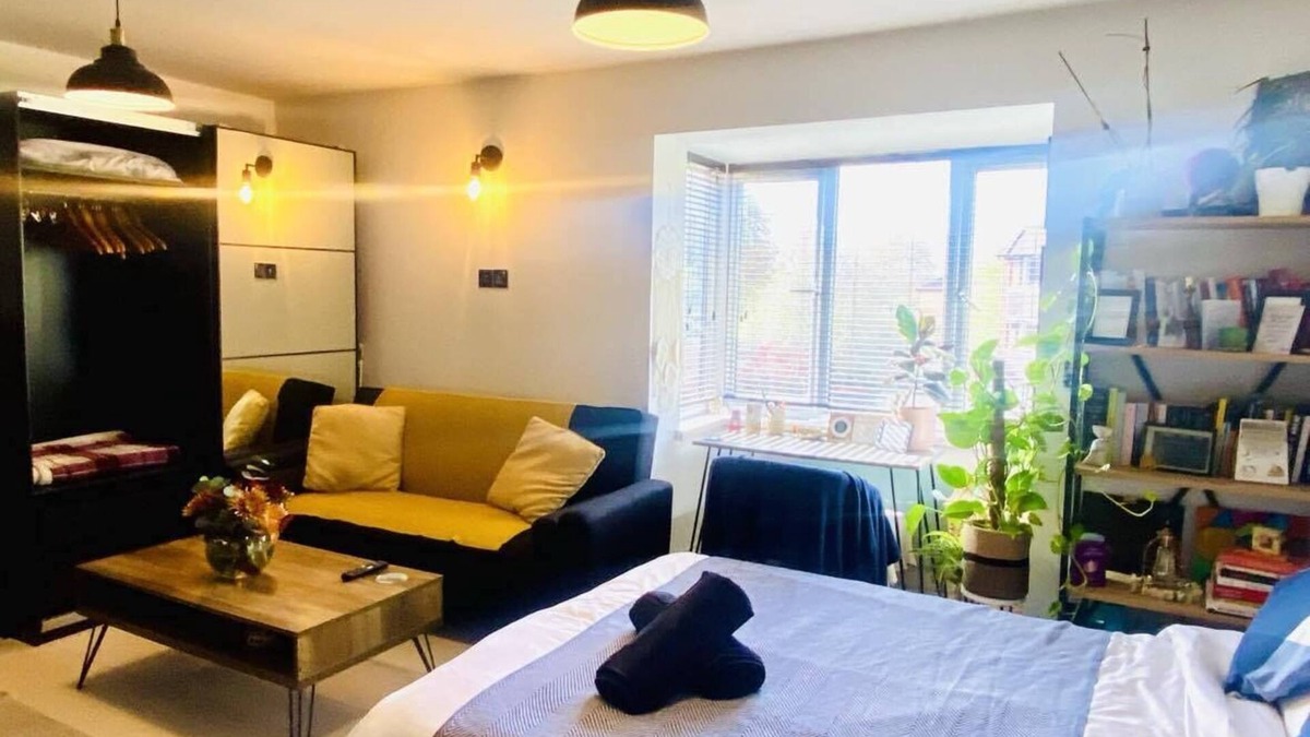 Bowes Apartment | Cozy Studio for 2 near Ally Pally & Tottenham stadium - parking available