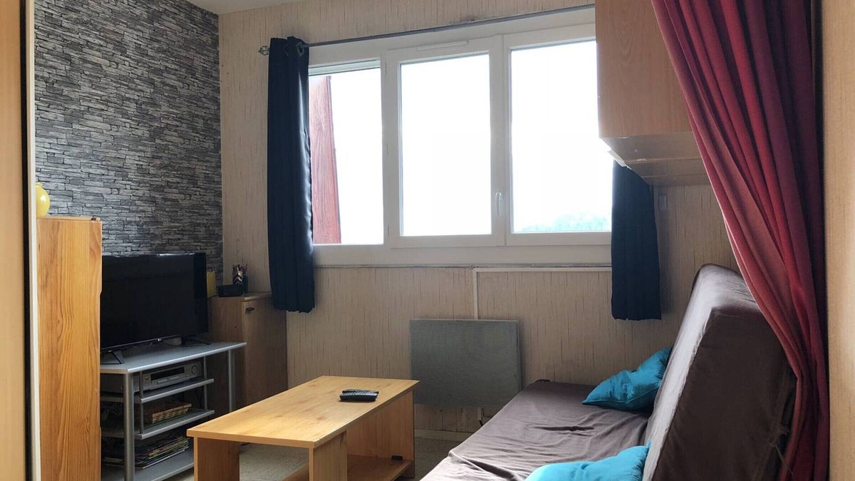 Arette Apartment | Cozy Studio for 6 Near Slopes with Free Parking & Ski Storage
