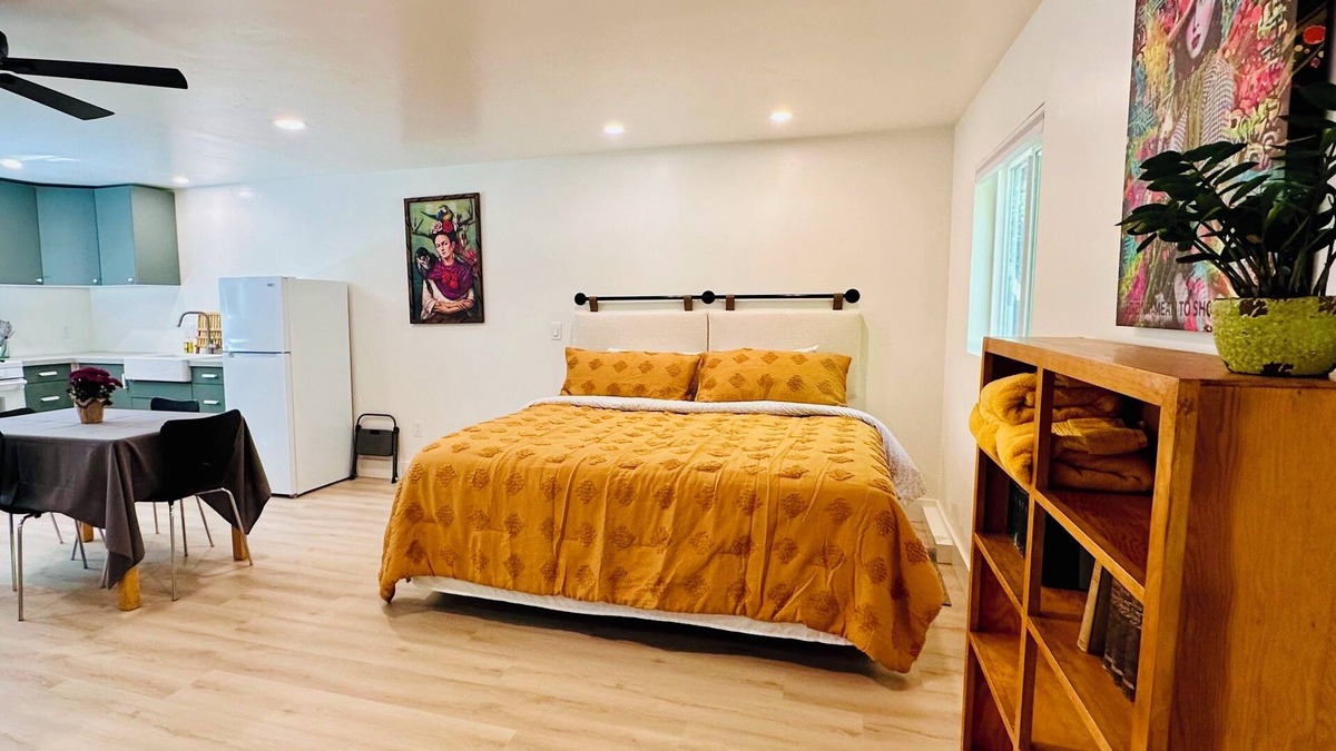 Nevada City Apartment | Cozy studio in adorable Nevada City with AC, WiFi
