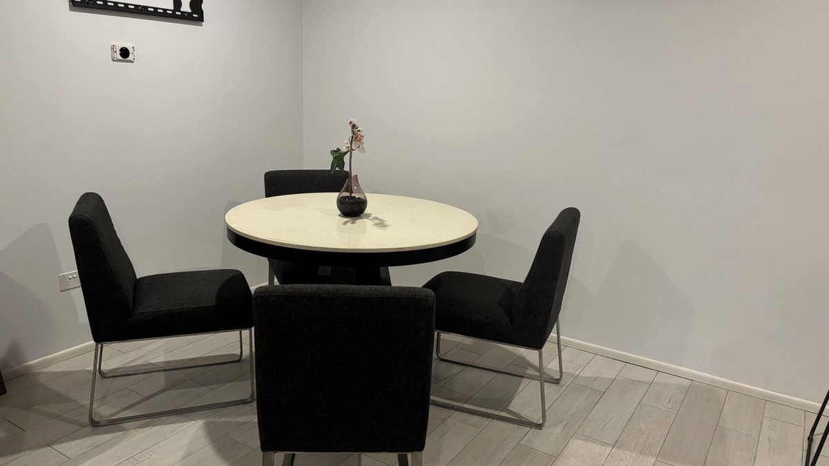 Wishart Apartment | Cozy studio in charming Wishart with WiFi, AC