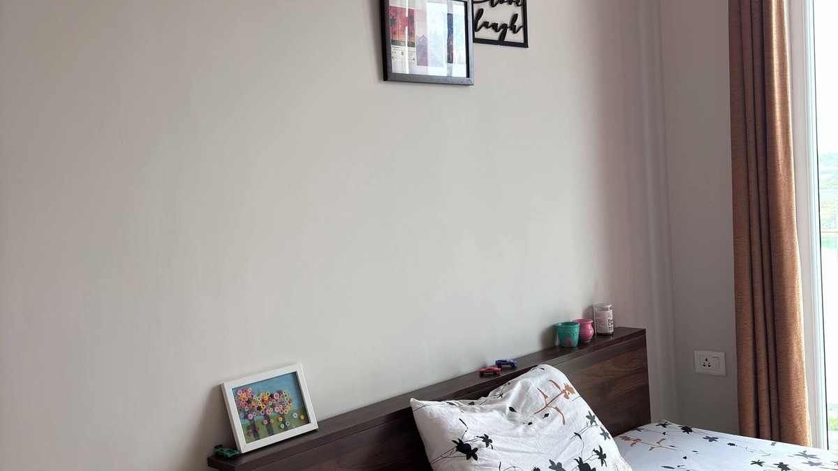 Agara Apartment | Cozy studio in pleasant Haralur with WiFi, AC and lake View