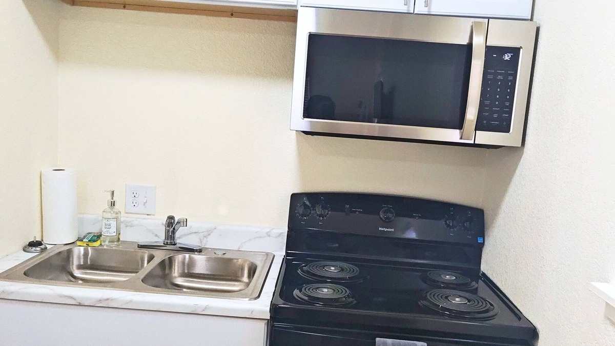West Colorado Springs Apartment | Cozy studio in enjoyable Colorado Springs with AC