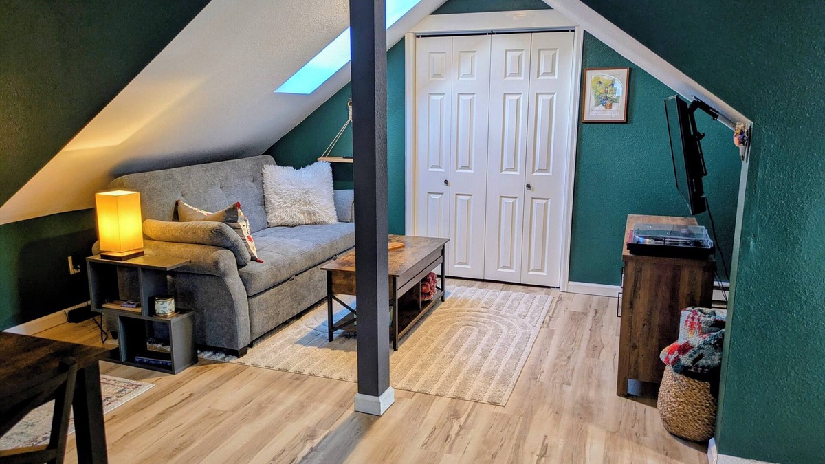 Capitol Hill House | Cozy Studio near CSU & Old Town