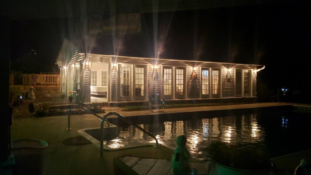 Woodruff Cottage | Cozy studio poolhouse