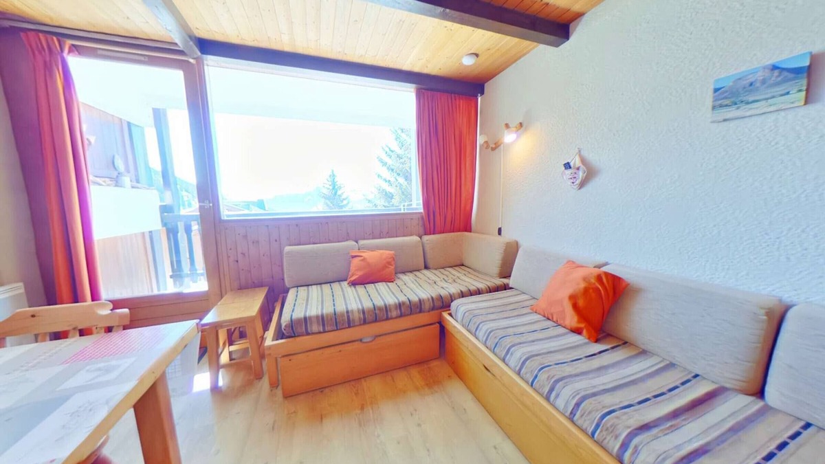 Les Saisies Apartment | Cozy Studio with Balcony in Les Saisies, Sleeps 4, Central Location