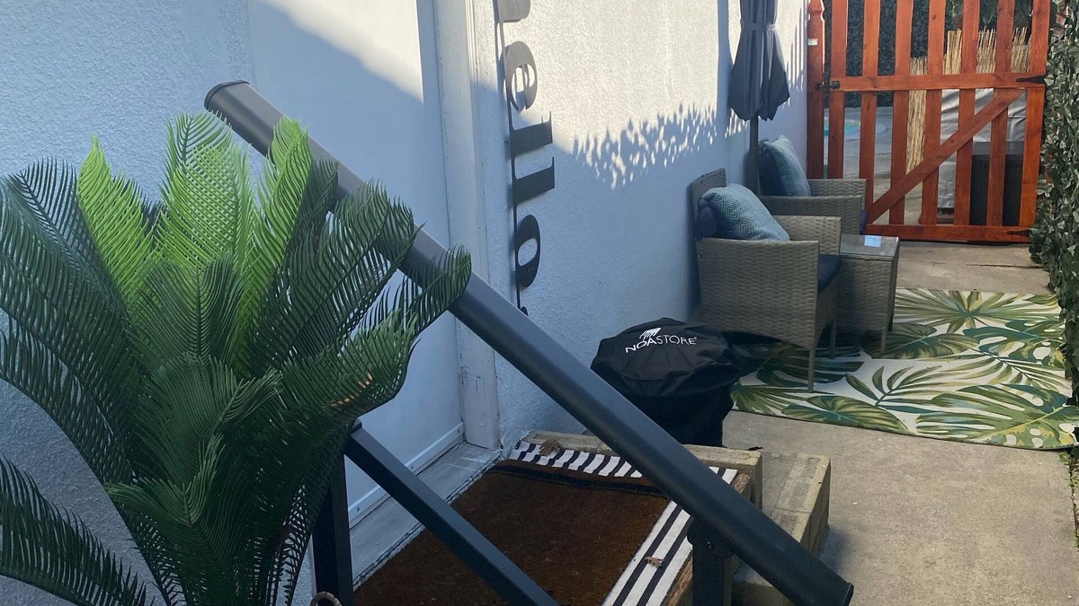 Buena Park Apartment | COZY STUDIO WITH PRIVATE PATIO AND HEATED POOL