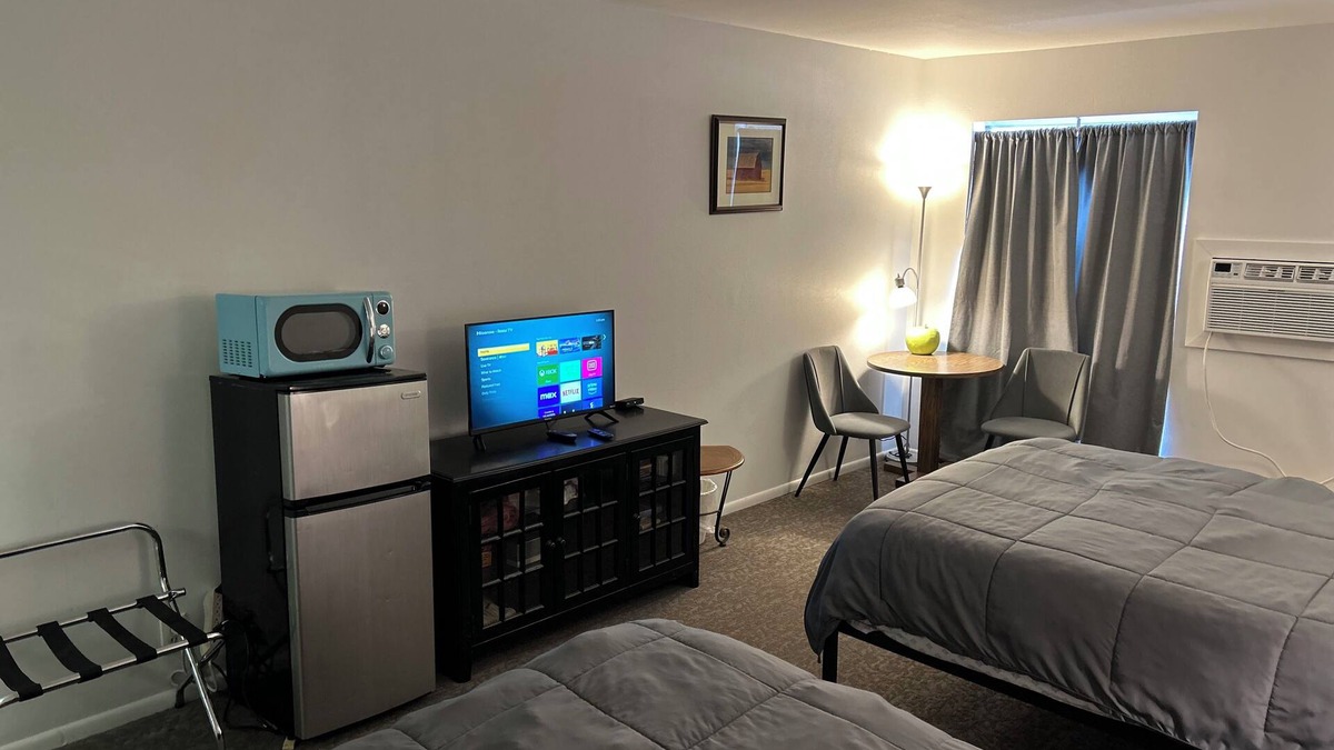 Fillmore Apartment | Cozy studio with Smart TV and WiFi in Fillmore.