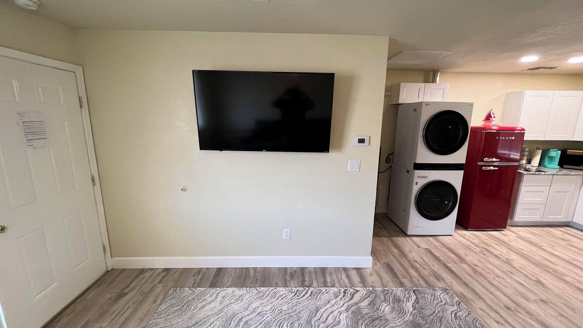 Golden Valley Apartment | Cozy studio with AC and WiFi in delightful Golden Valley