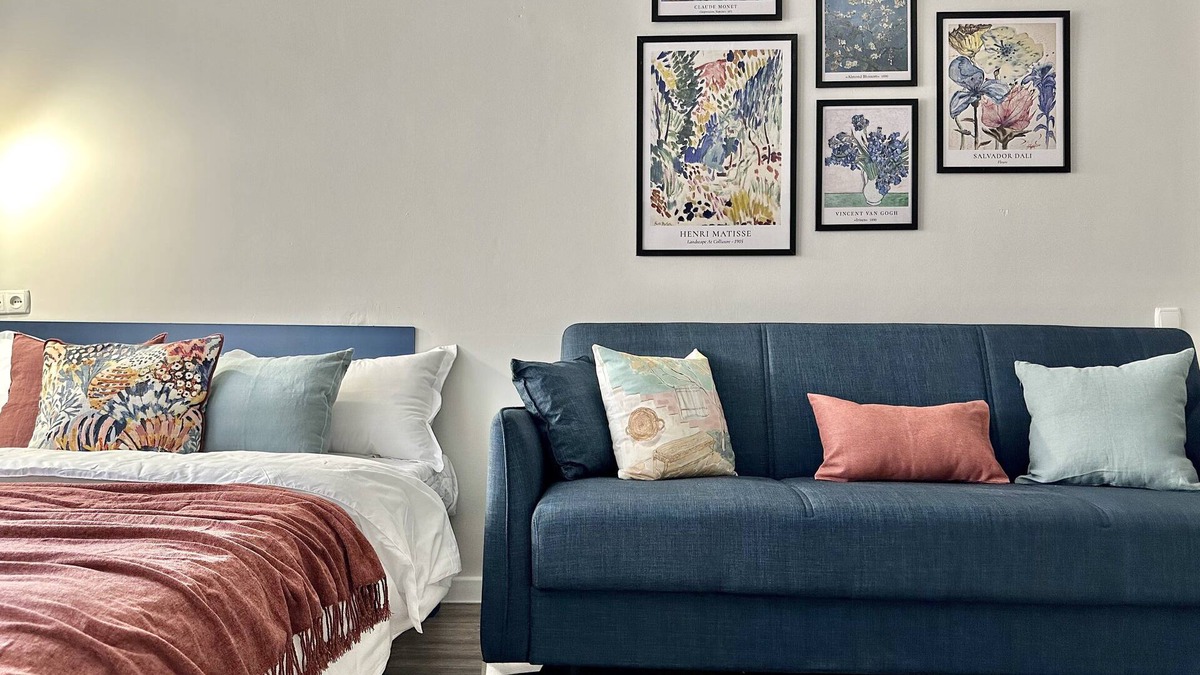 Almaty Apartment | Cozy studio with WiFi and AC in center of Almaty