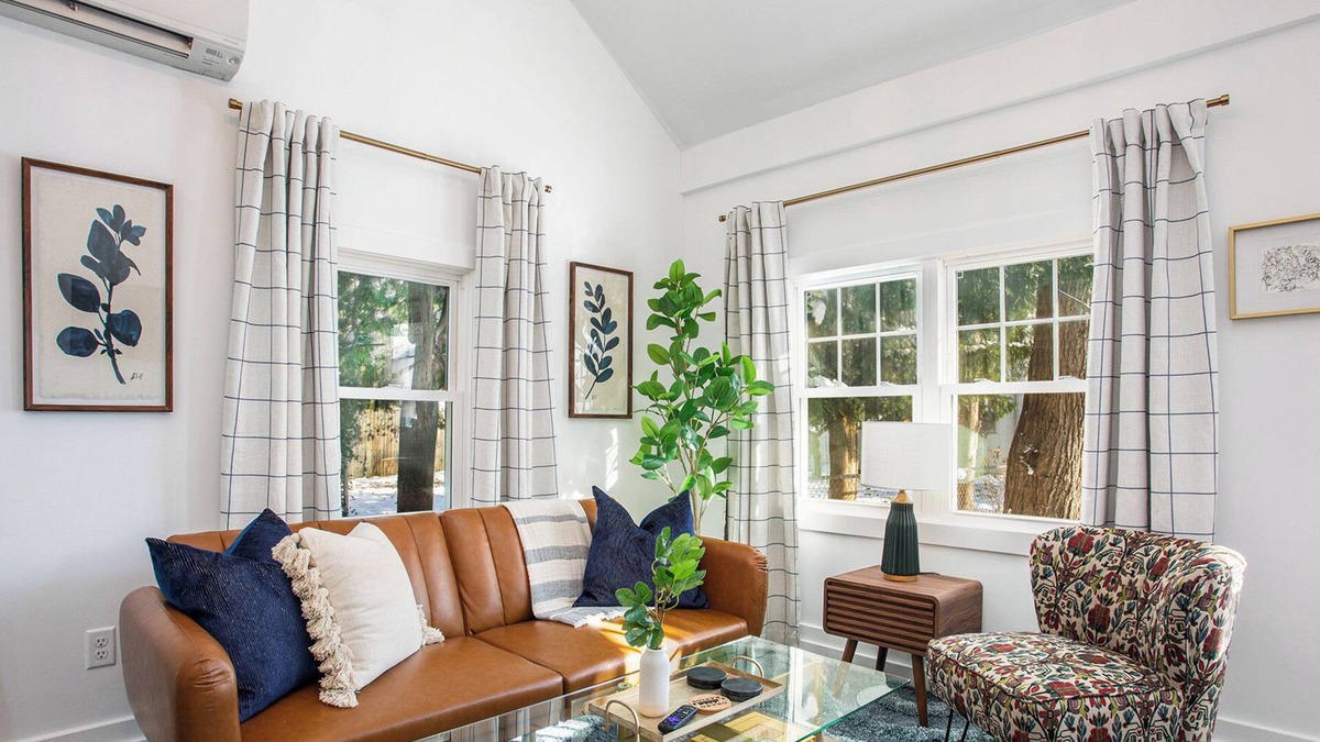 Easttown House | Cozy Stylish Cottage In the City, Close to Everything GR, Extended Stay Welcome