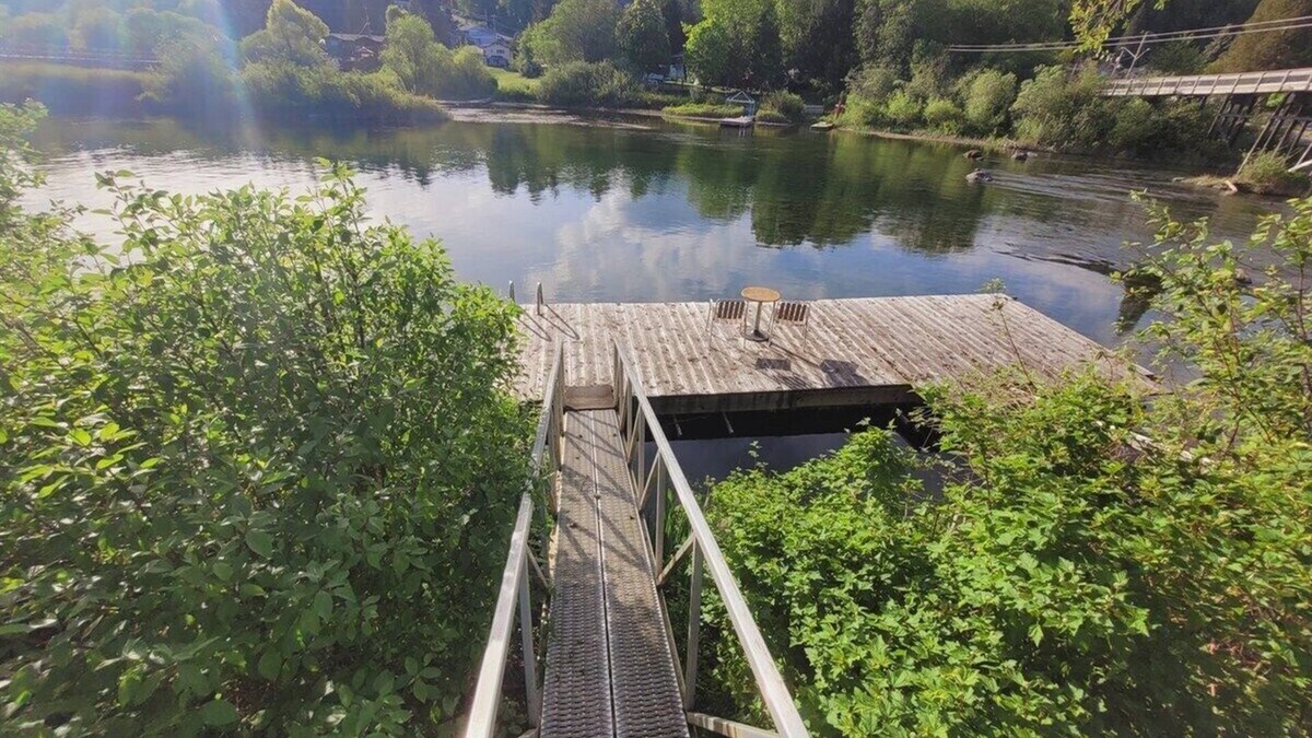 Lake Cowichan Hotel | Cozy Suite at Riverside Boutique Motel – Arbutus