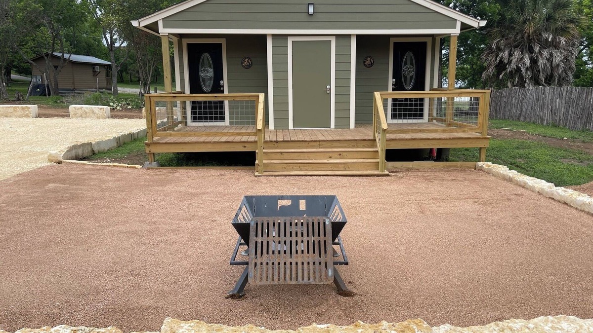 Bandera Apartment | Cozy Suite in New Duplex located in Downtown Bandera