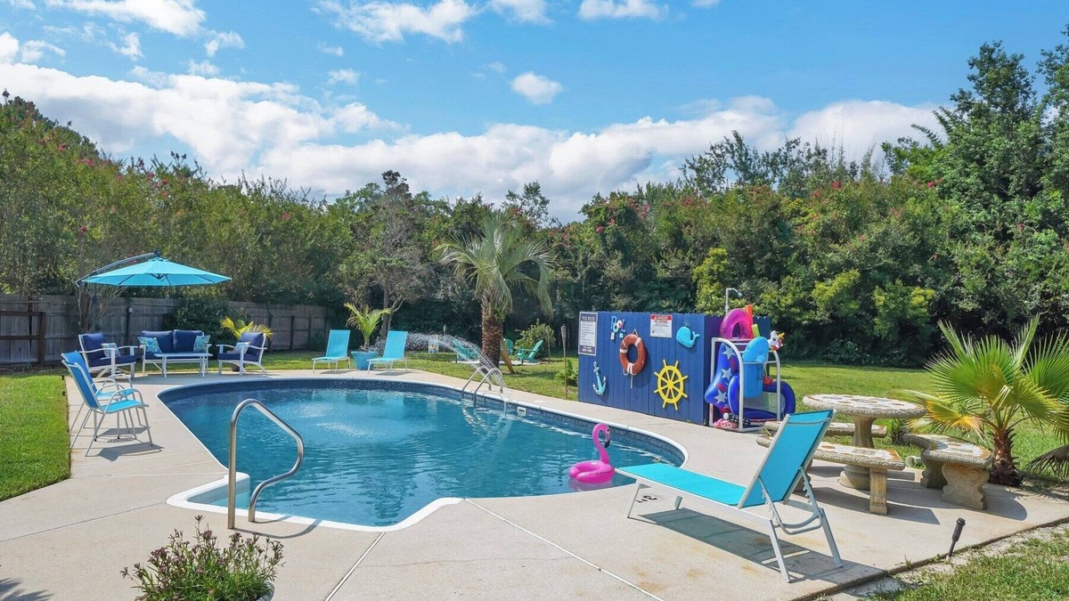 Gulf Breeze Apartment | Cozy Suite w/Private Pool minutes from Navarre Beach!