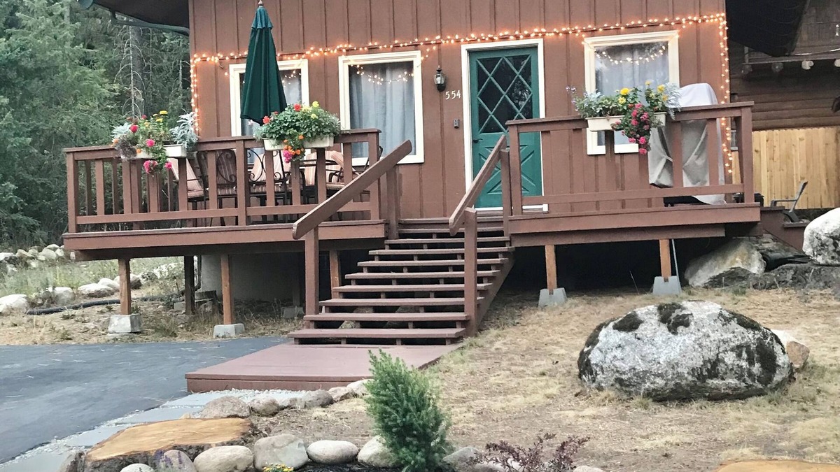 Sandpoint Ski Chalet | Cozy Swiss Style Chalet with Hot Tub
