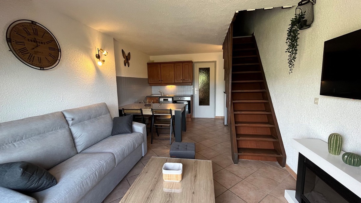 Correncon-en-Vercors Apartment | Cozy T2 Cabin + Mezzanine Apartment near Ski Slopes in Corrençon-en-Vercors