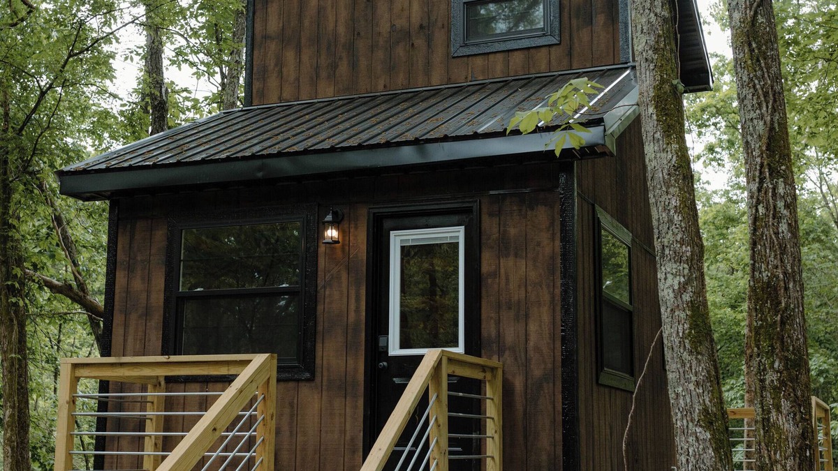 Lawrence County Cabin | Cozy Tiny Home in Middle Tennessee with AC and high speed internet