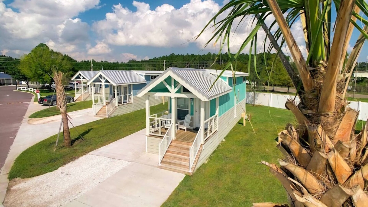 Northside House | Cozy Tiny Home near JAX airport and River City Marketplace