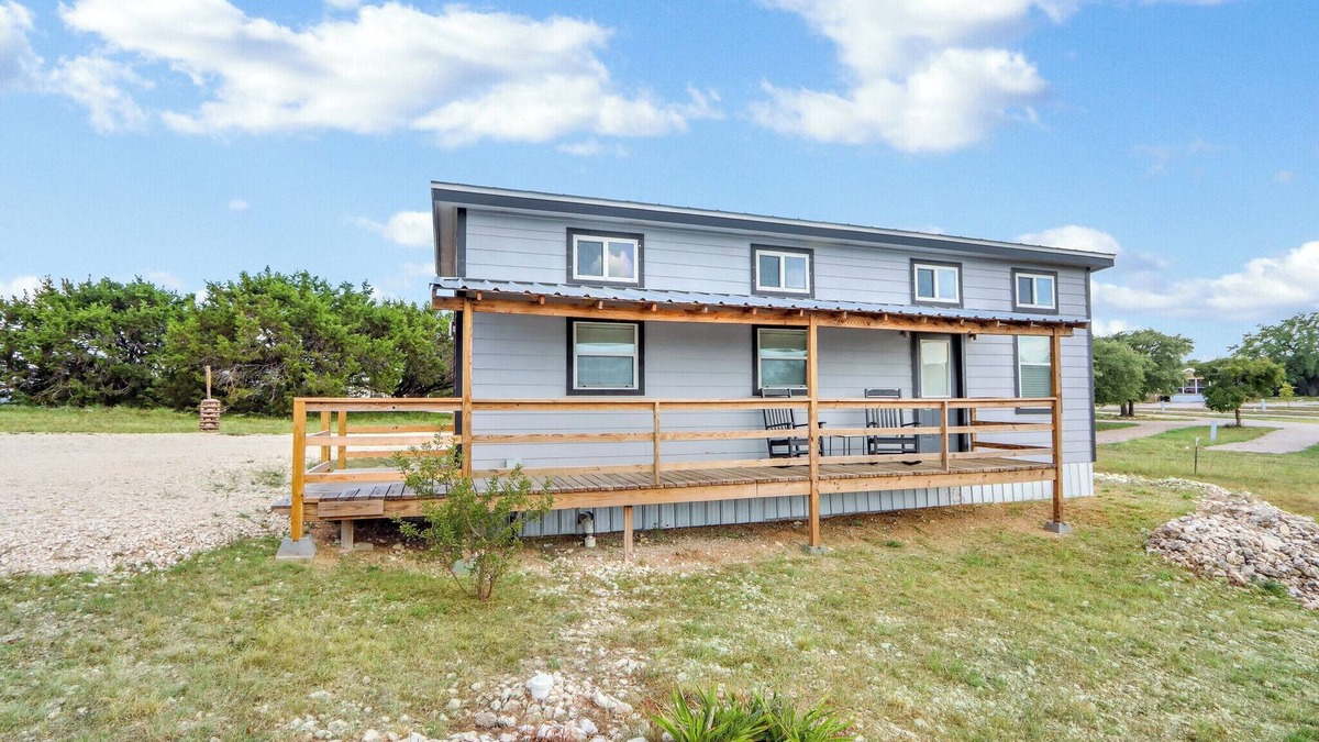 Lampasas House | Cozy Tiny Home Near Lake & Hill Country Trails