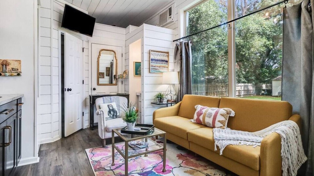 Lafayette Cottage | Cozy tiny house living