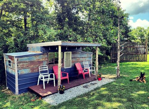 Jonesville House | Cozy Tiny House on Working Farm, for Fun Glamping Trips in Kentucky