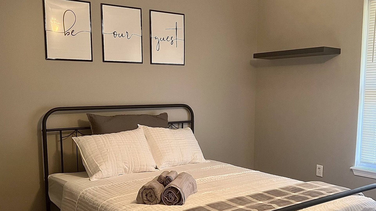 Radcliff House | Cozy Townhome 10 minutes from Fort Knox!