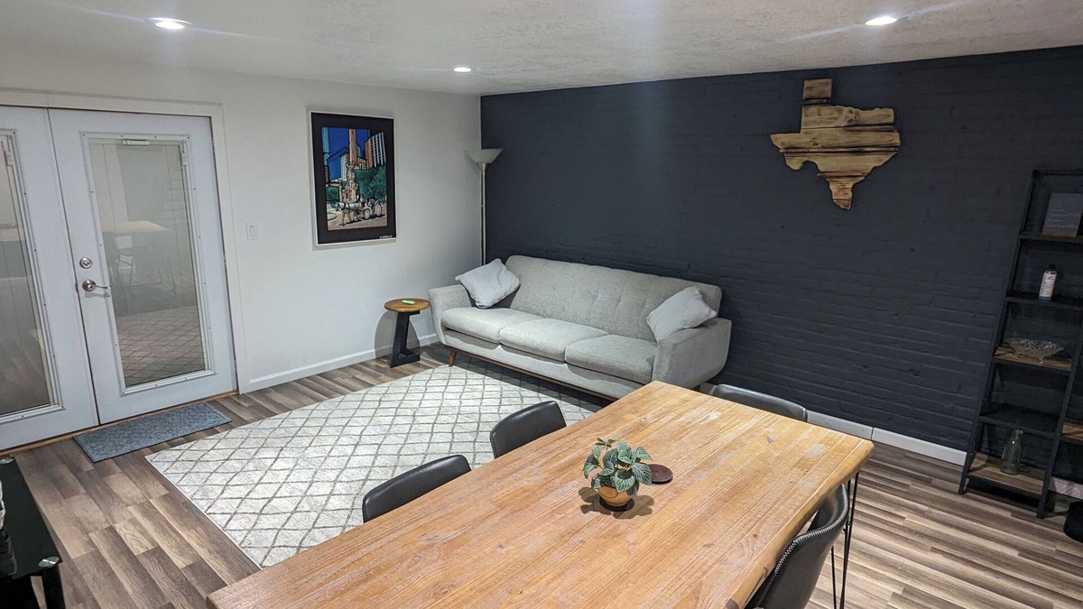 Mahncke Park House | Cozy townhome with 4 beds for 5 guests, full bath, kitchen, living room & patio!