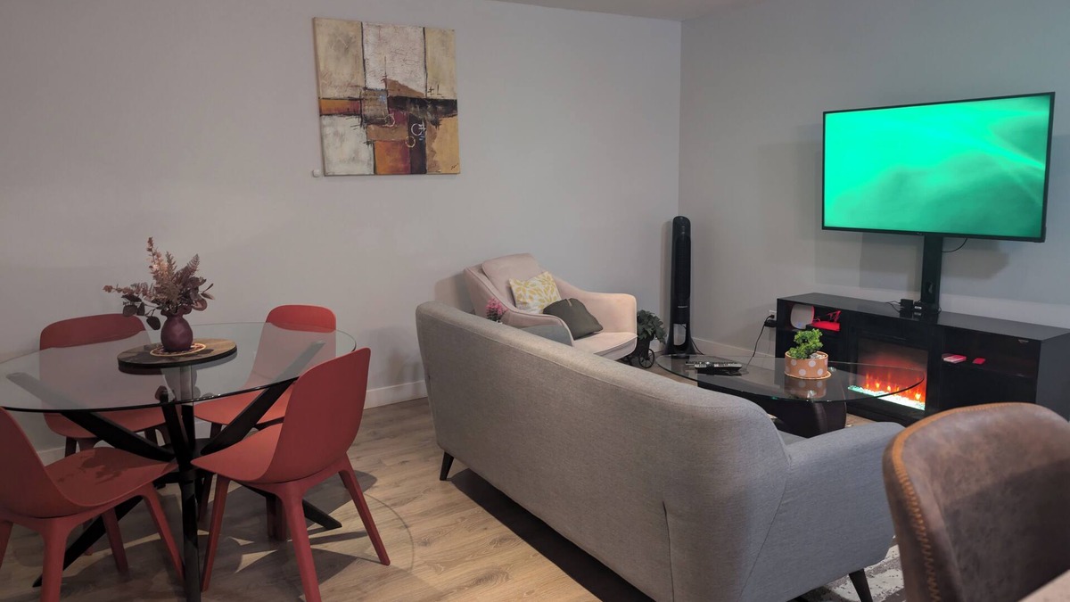 Southwest Edmonton House | Cozy Two Bedroom Basement Suite for 4
