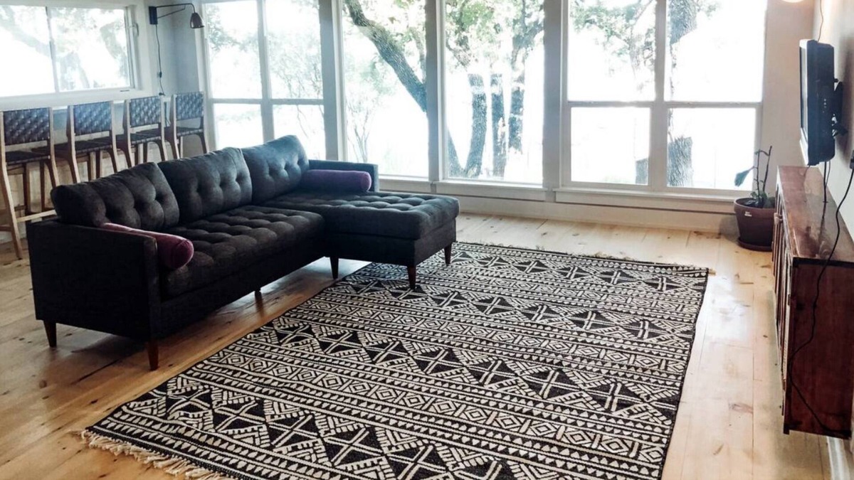 Cisco House | Cozy up at Pirate's Cove on the water!