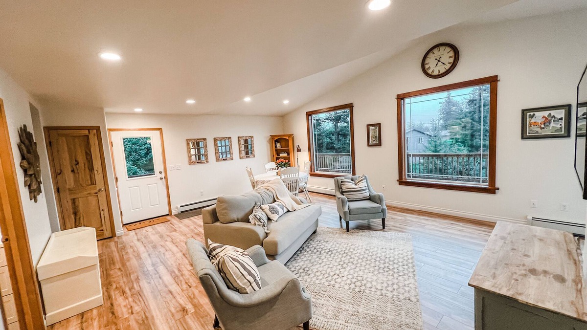 Kodiak House | Cozy up in this private bungalow in the trees close to trailheads & shopping