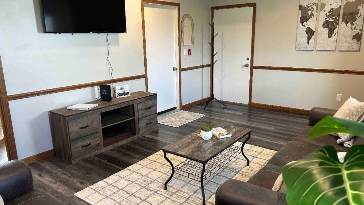 Houston Apartment | Cozy Upstairs Apartment -centrally located near Troy, Piqua, and Greenville.