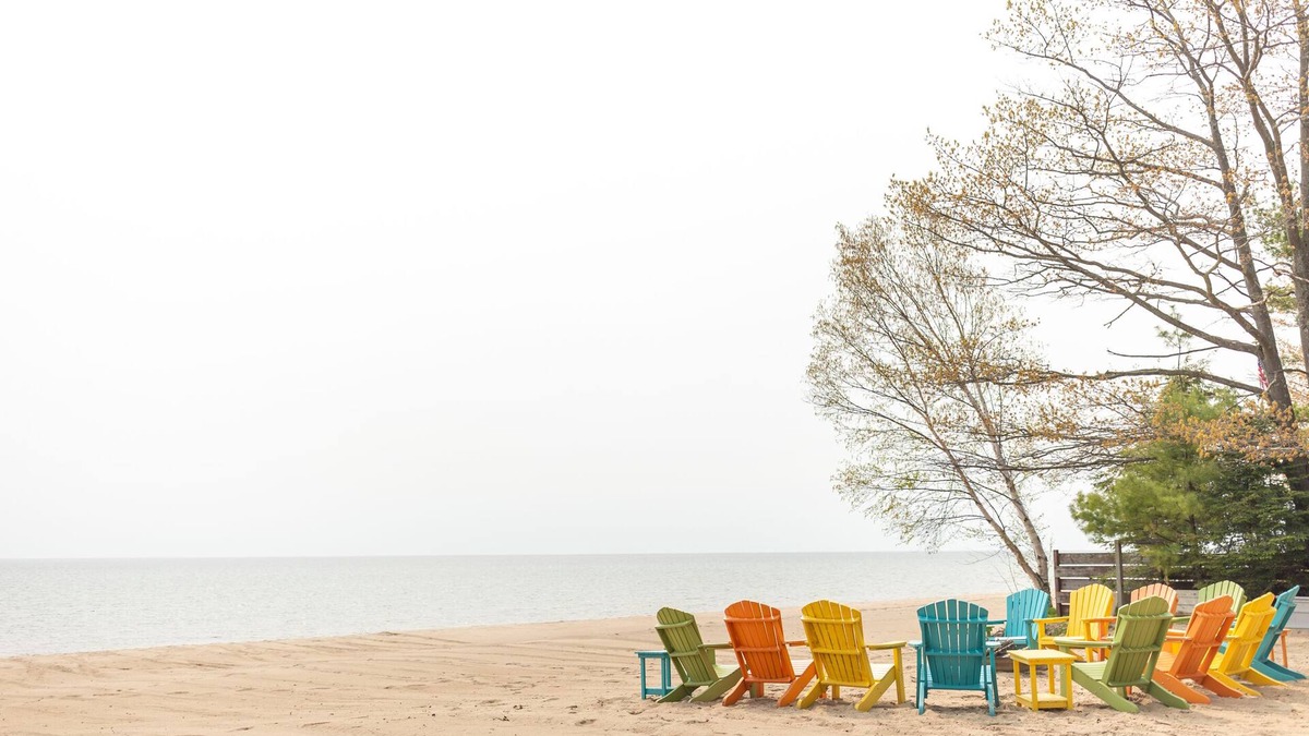 Au Sable Cottage | Cozy cabin on Lake Huron! nFirepit, grills, patio chairs and more!