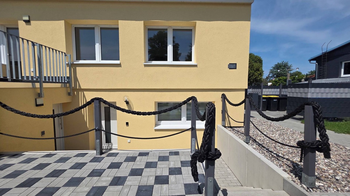 Gross Stroemkendorf Apartment | Cozy vacation apartment "Küstenkind" in a rural location in Groß Strömkendorf.