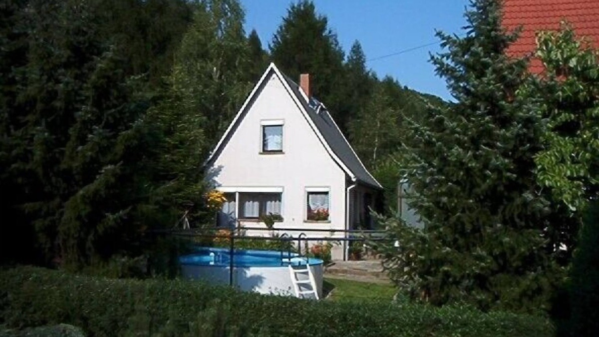 Rottwerndorf House | Cozy vacation home with an outdoor pool in a peaceful location by the forest