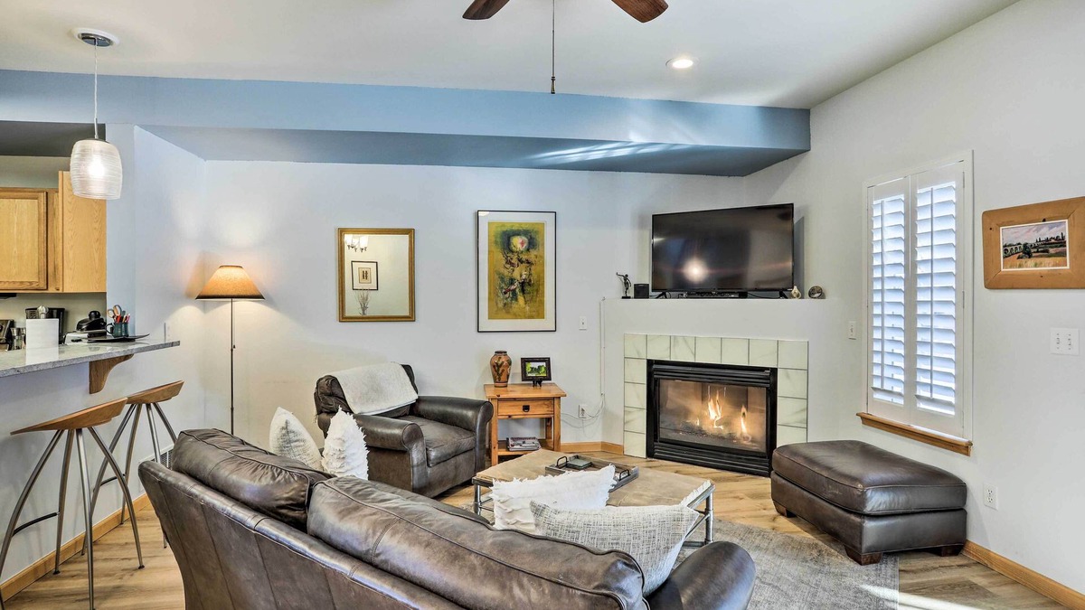 Edwards House | Cozy Vail Valley Townhome - Walk to Riverwalk!