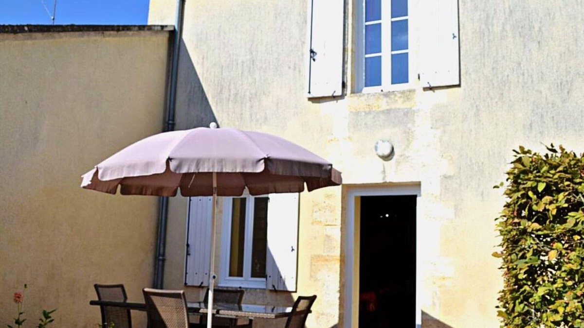 Salles-Lavalette Cottage | Cozy Village Retreat: Terrace, Garden, Baby Amenities, Pet Friendly - South Charente