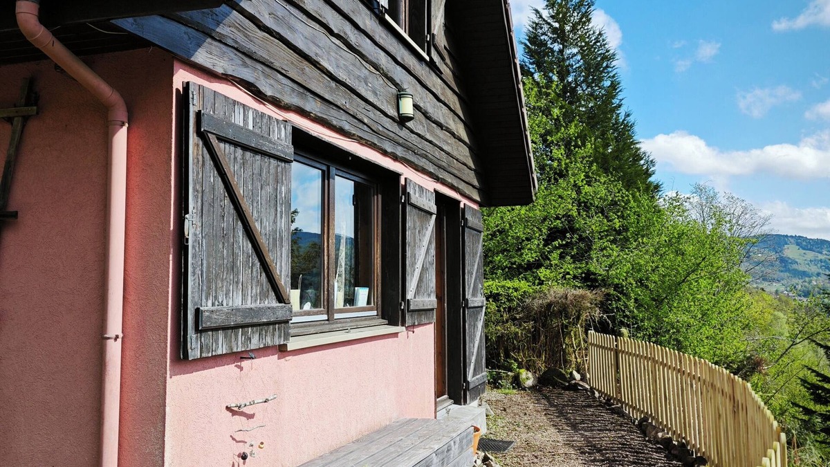 Le Menil House | Cozy Vosges vacation home by the forest with impressive panoramic views