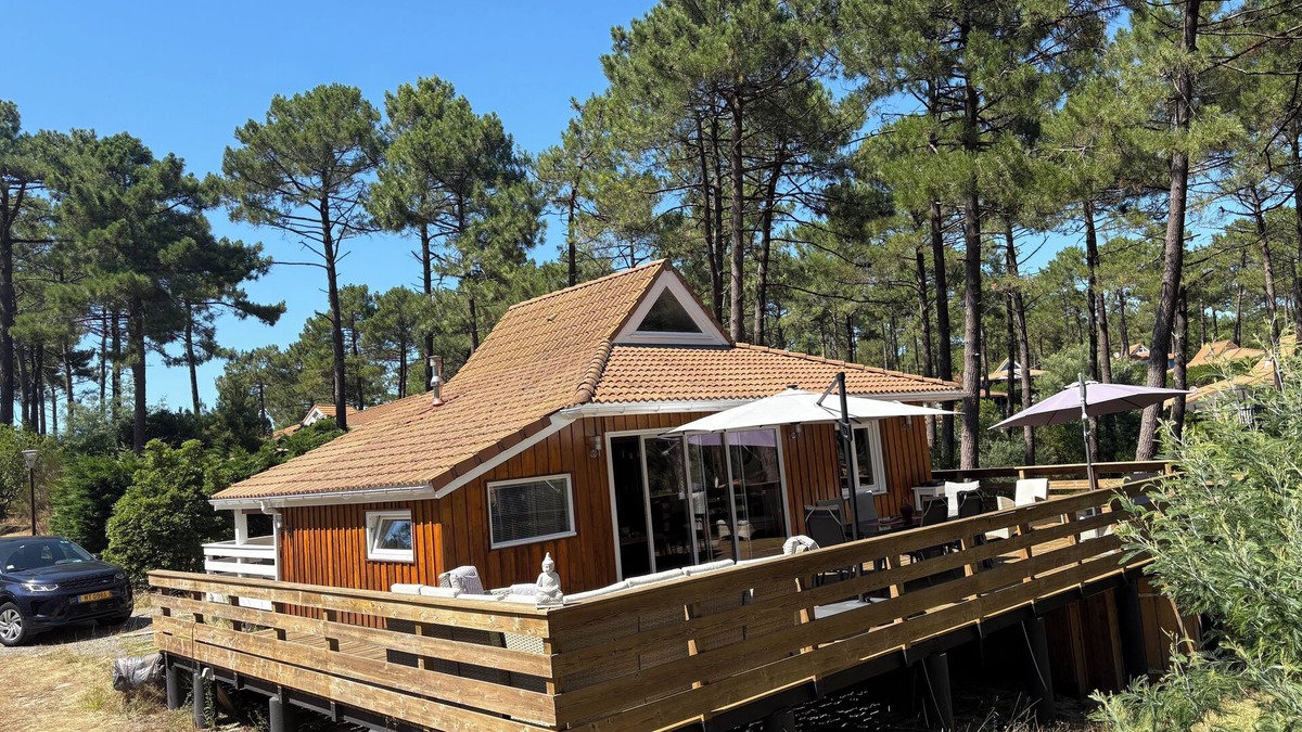 Le Porge Ski Chalet | Cozy-warm chalet by the sea with a great location. Switch off, feel good.