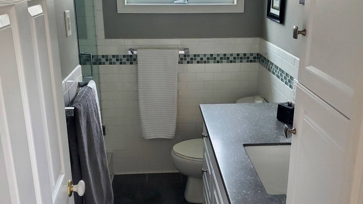 Niantic Cottage | Cozy & Warm Getaway Cottage in Beach Community