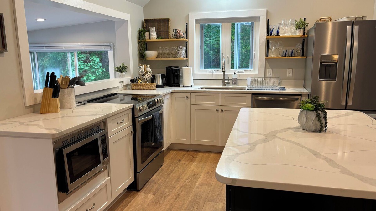 Loudon House | Cozy water front cottage in charming Concord NH area.