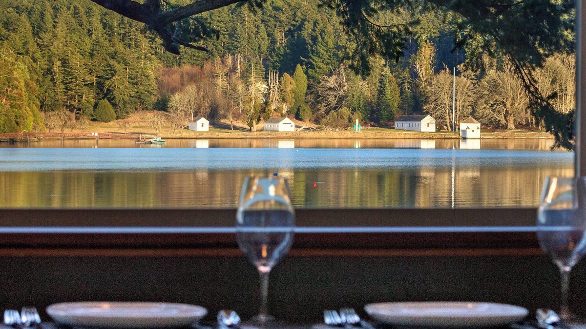 Friday Harbor Cabin | Cozy Waterfront Cabin! (GBH)