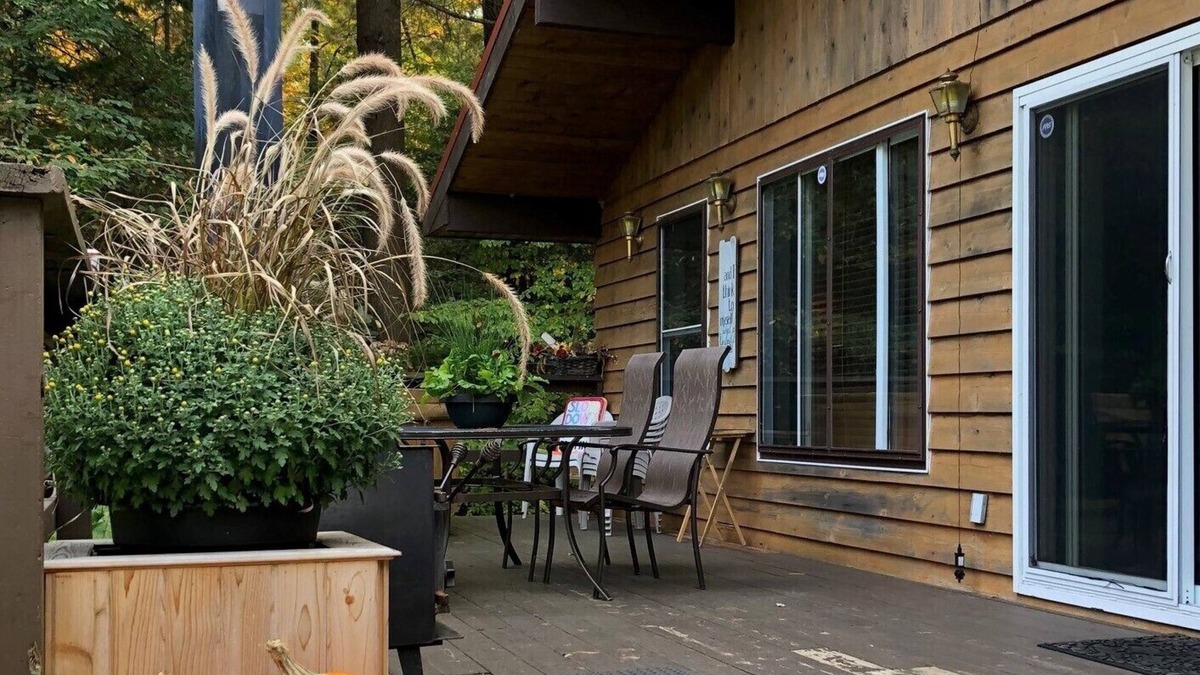 Kearney Cottage | Cozy Waterfront Cottage near Huntsville, Algonquin park