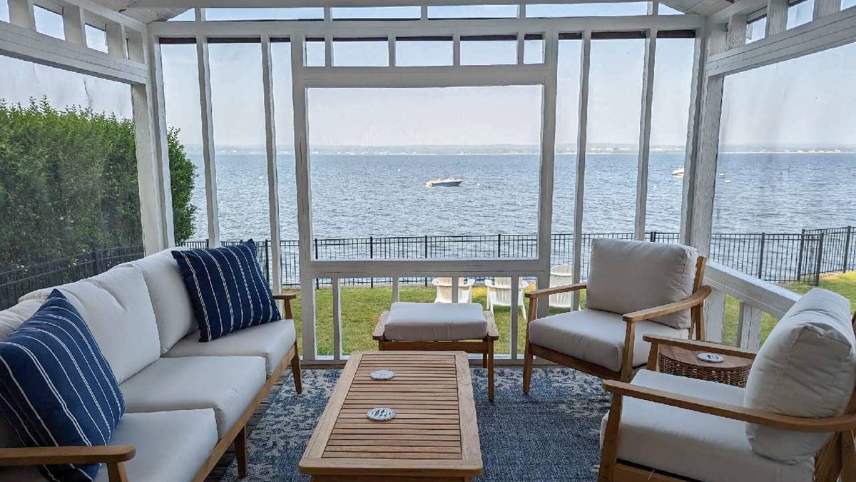 Portsmouth Cottage | Cozy Waterfront Home In Portsmouth