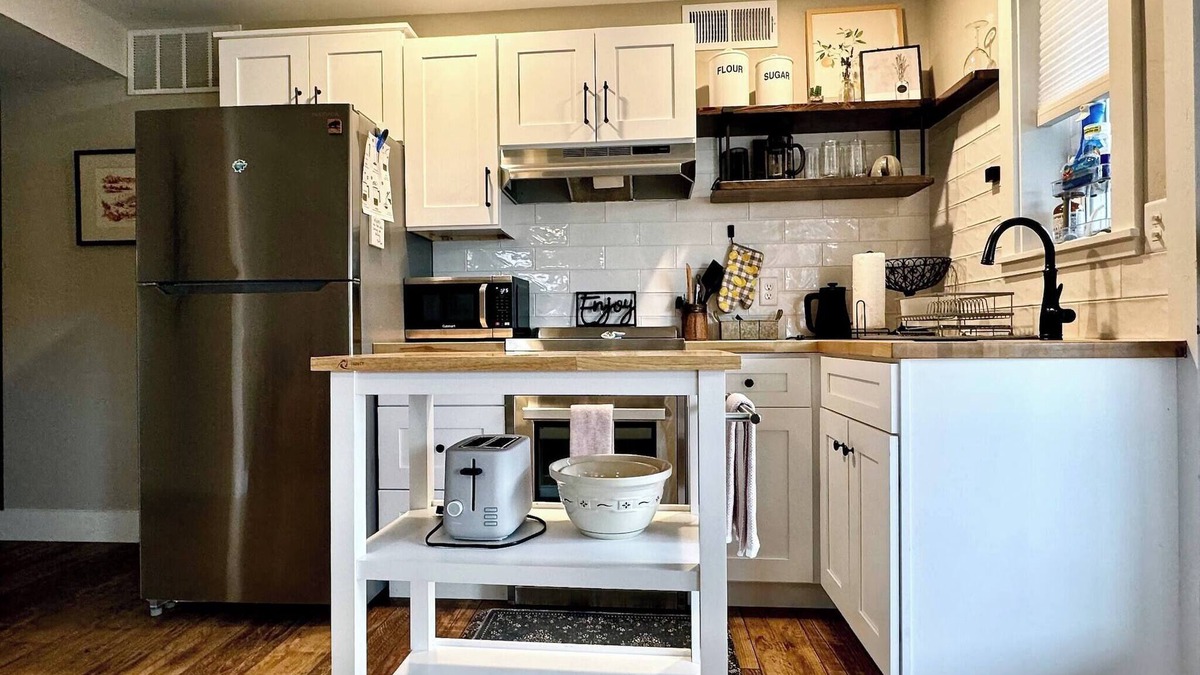 Somers Bed & Breakfast | Cozy Waterfront Retreat Near Flathead Lake
