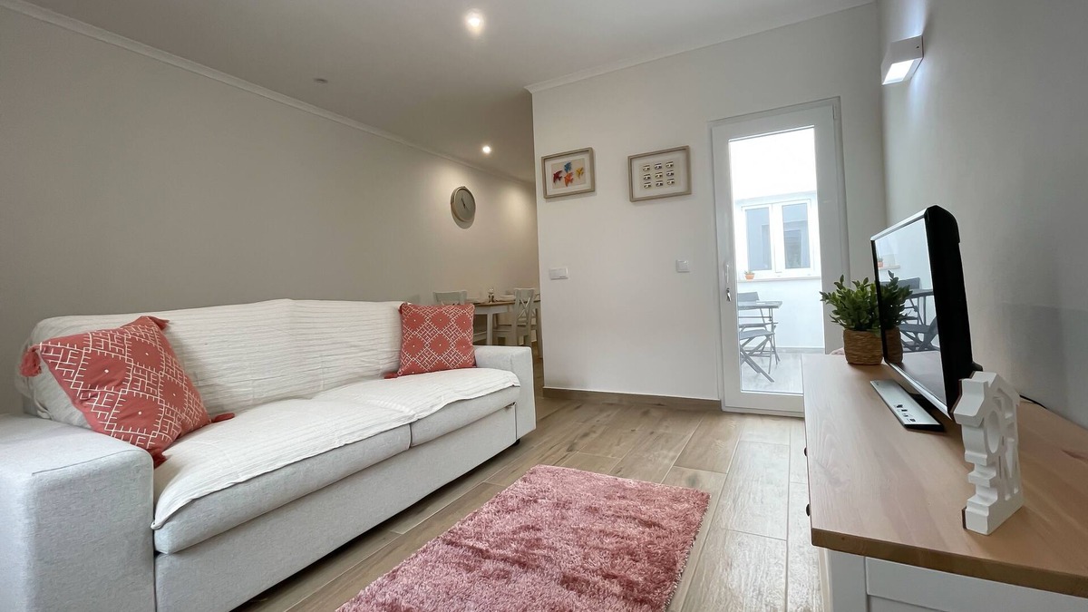 Reguengos de Monsaraz House | Cozy Window