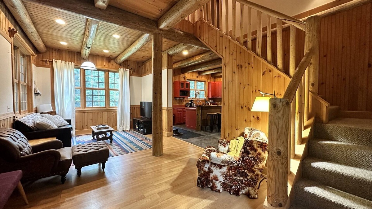 Carrabassett Valley House | Cozy Winter Hideaway Near Sugarloaf Mountain with Ski Shuttle Access