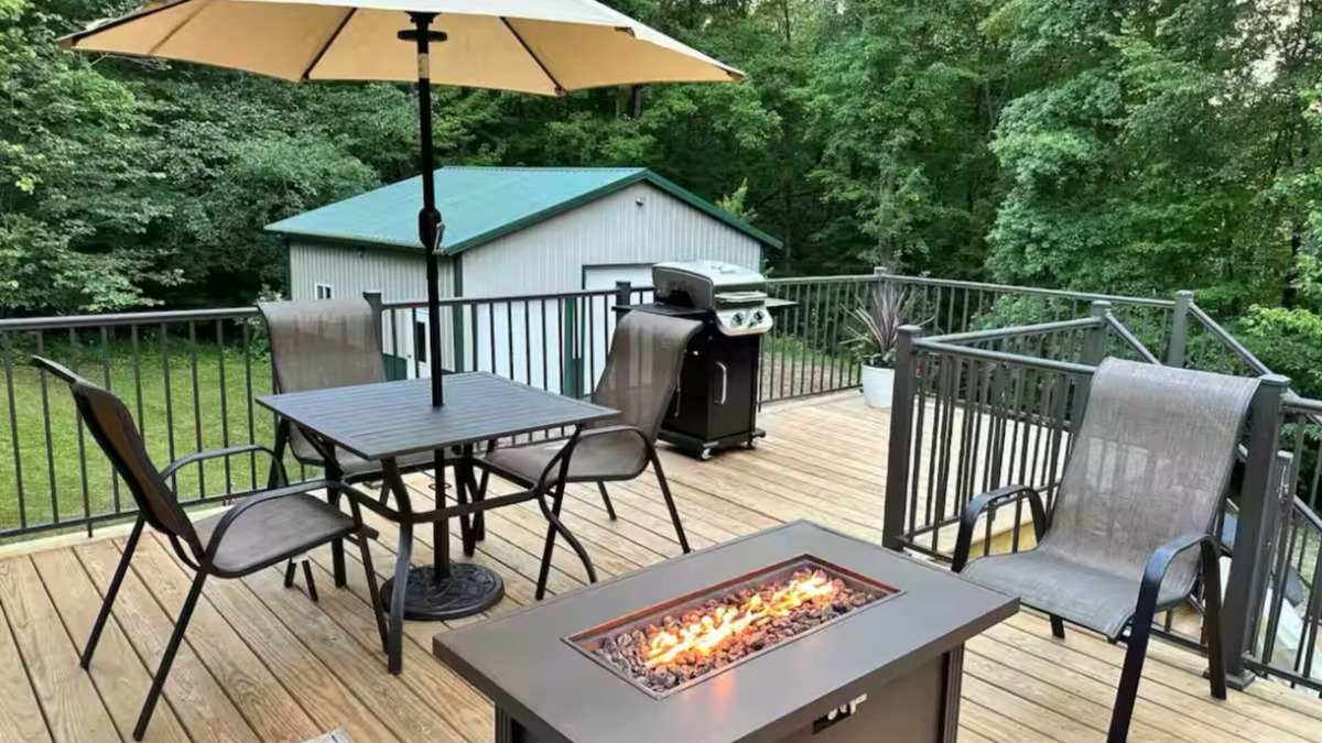 Portage House | Cozy Winter Woods Retreat Near Cascade Ski, Wisconsin Dells & Devil’s Lake